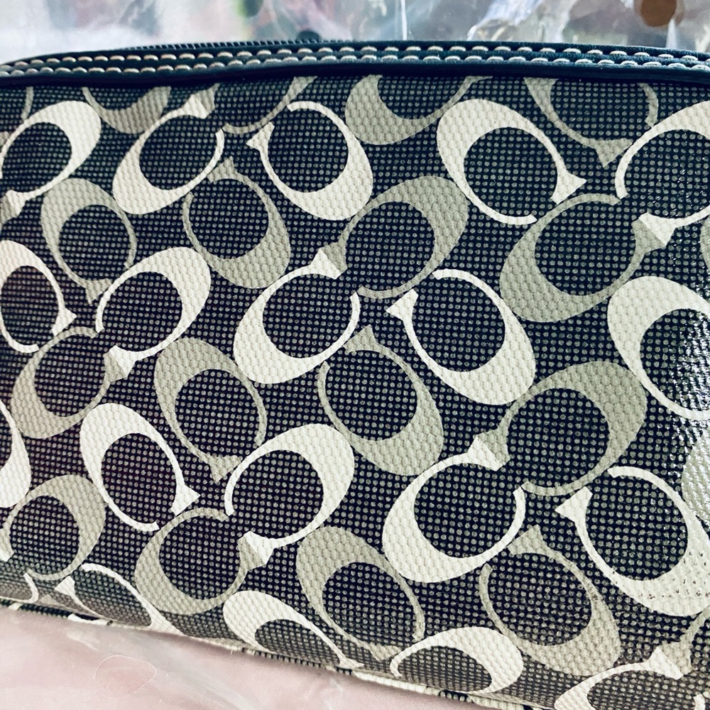 NWT Coach black/grey Signature Cosmetic Bag